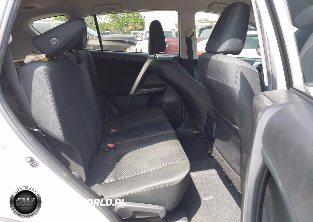 2018 Toyota Rav4 Le VIN:JTMZFREV2JJ745844 - 8