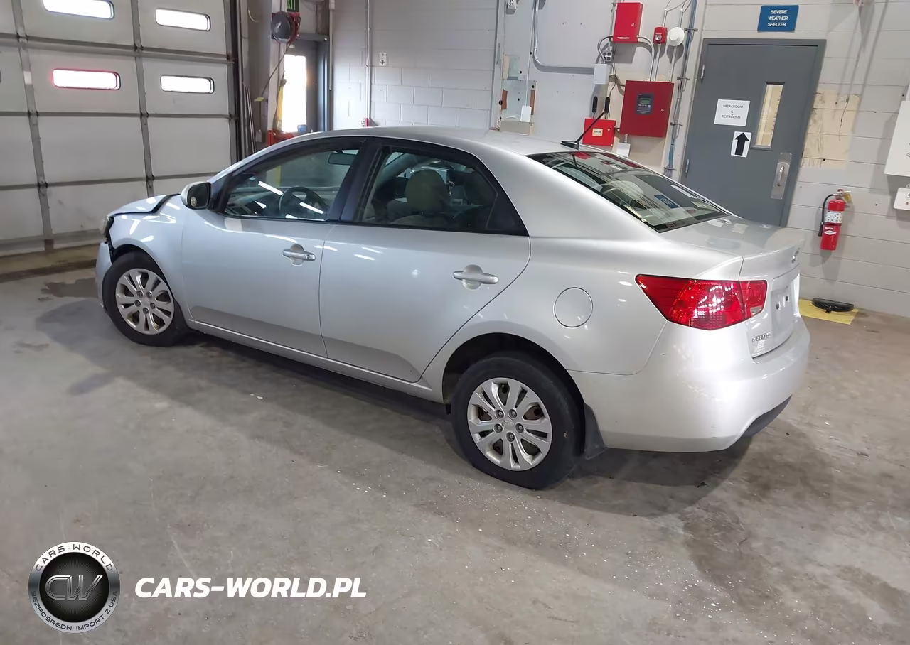 2012 Kia Forte Lx VIN:KNAFT4A21C5620885 - 3