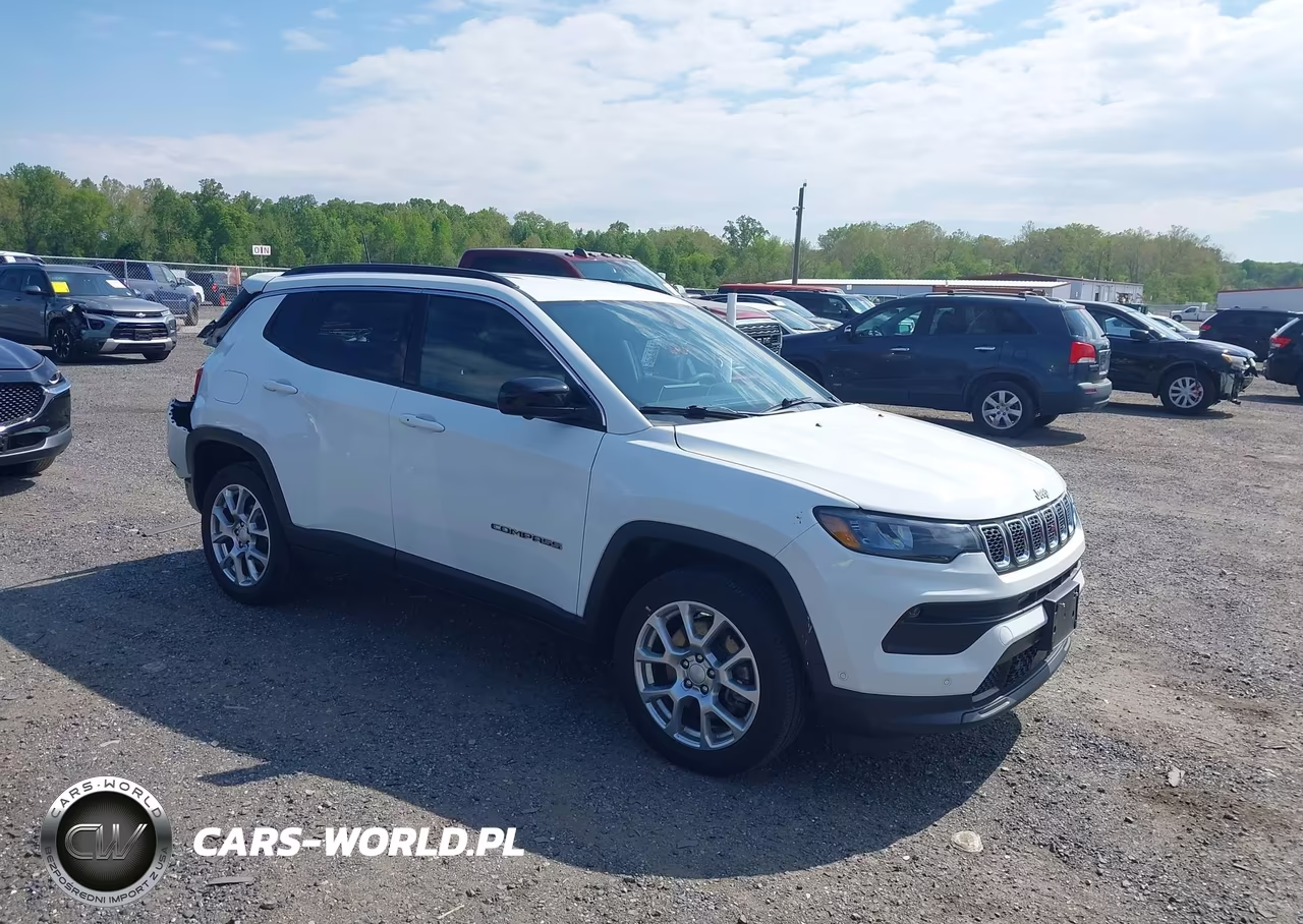 2023 Jeep Compass Latitude Lux Fwd – zdjęcie 1 z 16