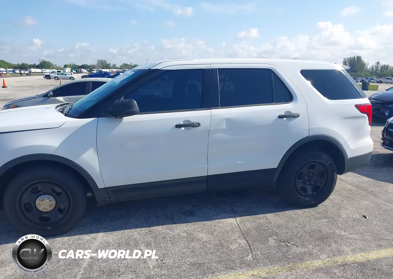 2016 Ford Utility Police Interceptor VIN:1FM5K8AR5GGC50830 - 17