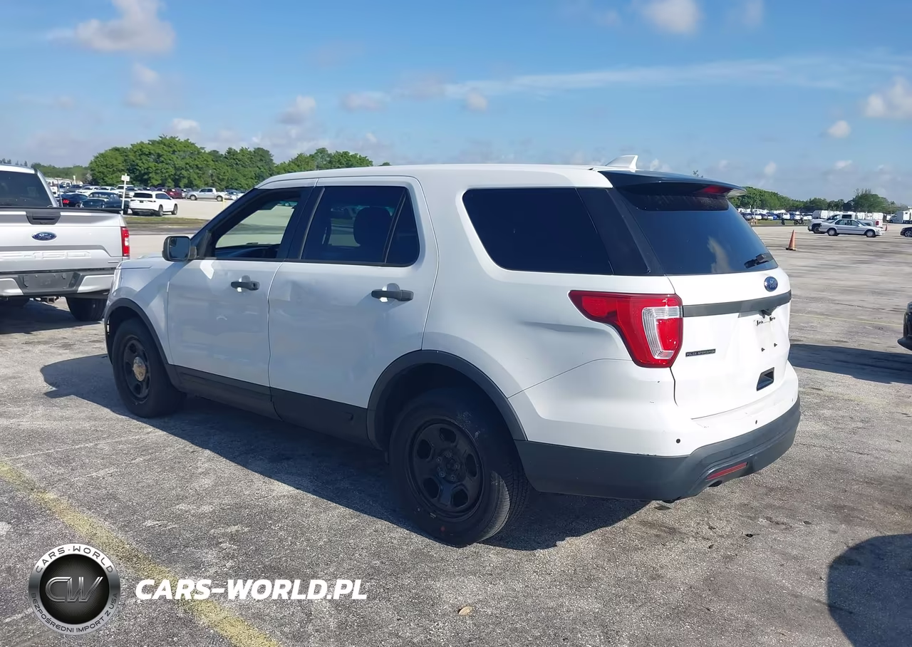 2016 Ford Utility Police Interceptor VIN:1FM5K8AR5GGC50830 - 3