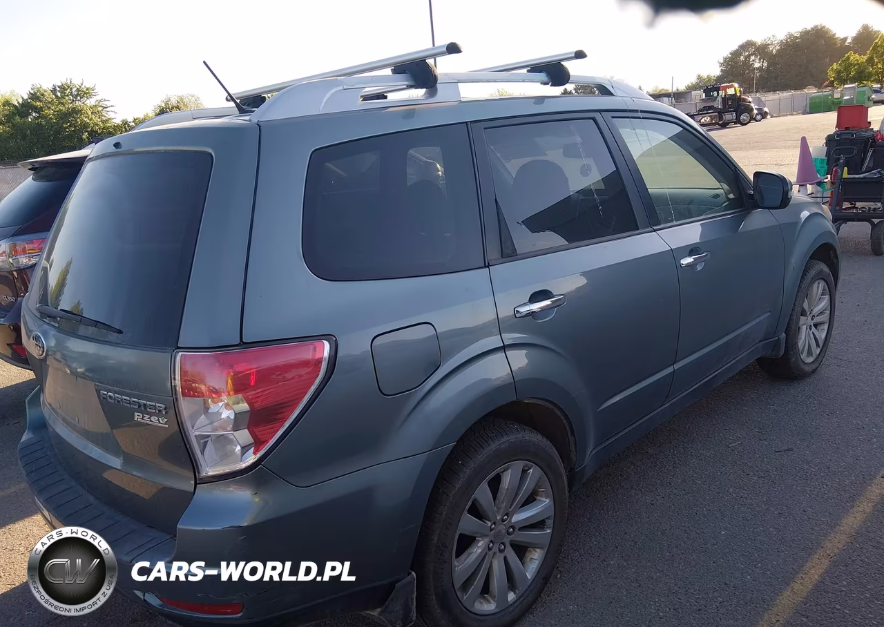 2011 Subaru Forester 2.5X Touring VIN:JF2SHAGC7BH725141 - 4