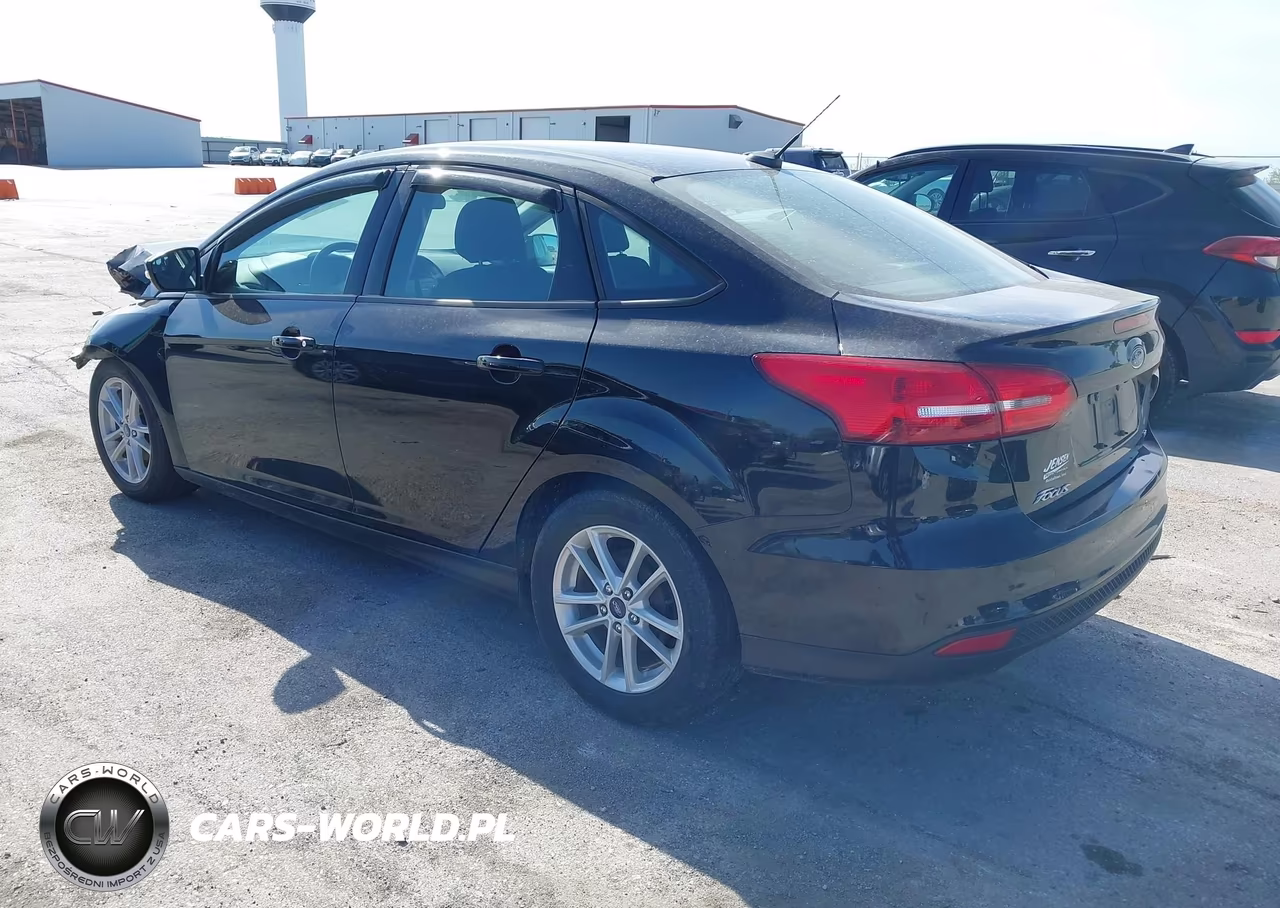 2018 Ford Focus Se VIN:1FADP3F27JL278357 - 3