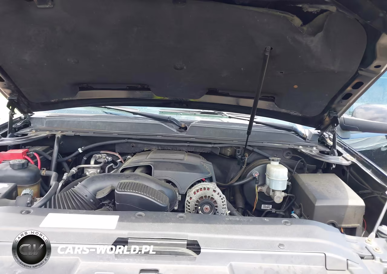 2010 Chevrolet Suburban 1500 Ls VIN:1GNUKHE33AR204048 - 10