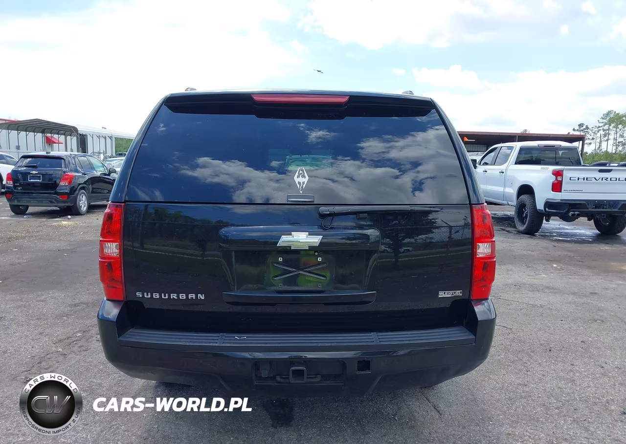 2010 Chevrolet Suburban 1500 Ls VIN:1GNUKHE33AR204048 - 16