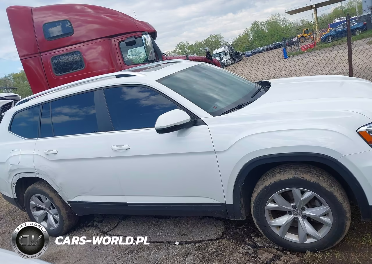 2018 Volkswagen Atlas 3.6L V6 Launch Edition VIN:1V2HR2CA0JC513126 - 13
