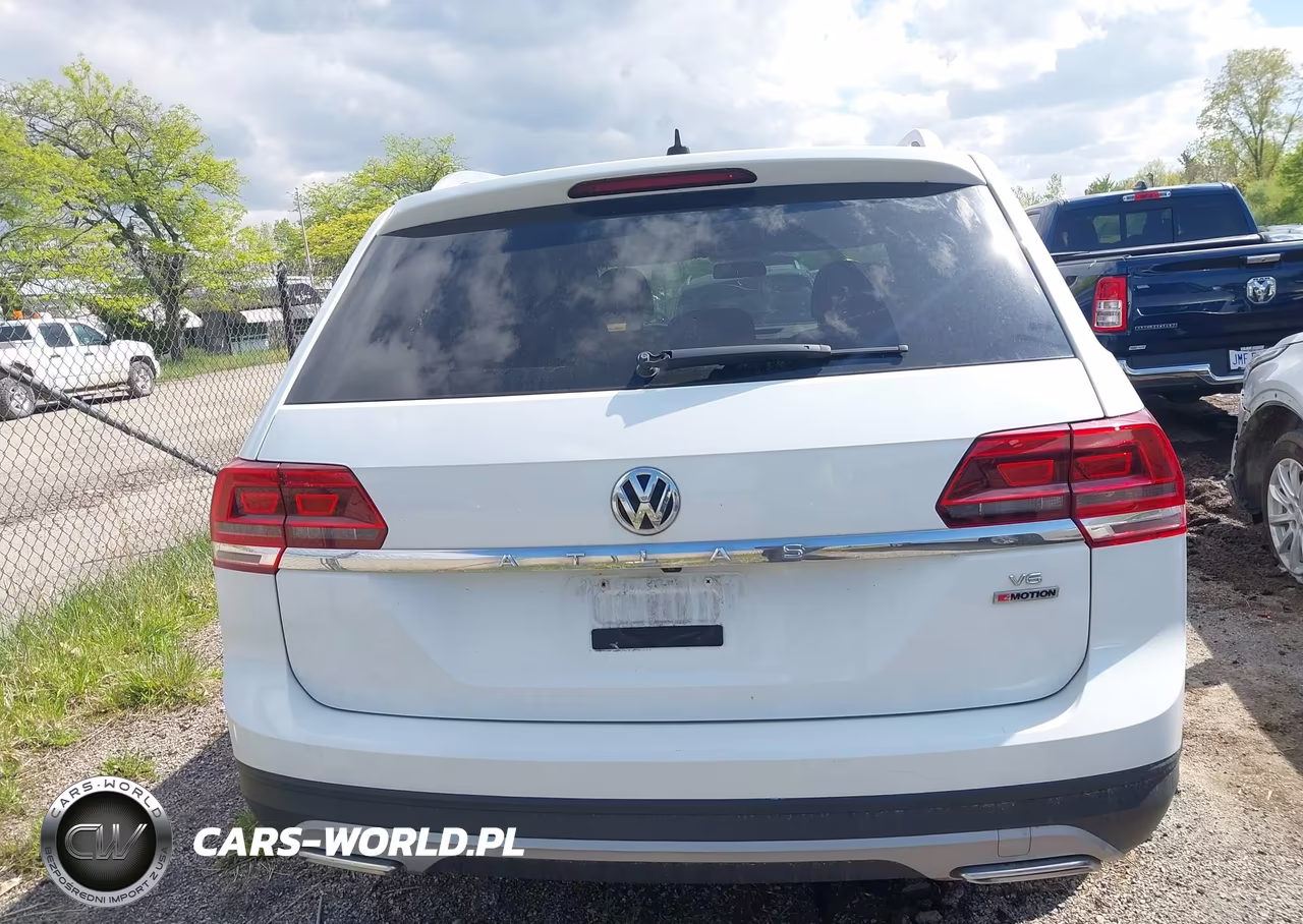 2018 Volkswagen Atlas 3.6L V6 Launch Edition VIN:1V2HR2CA0JC513126 - 16