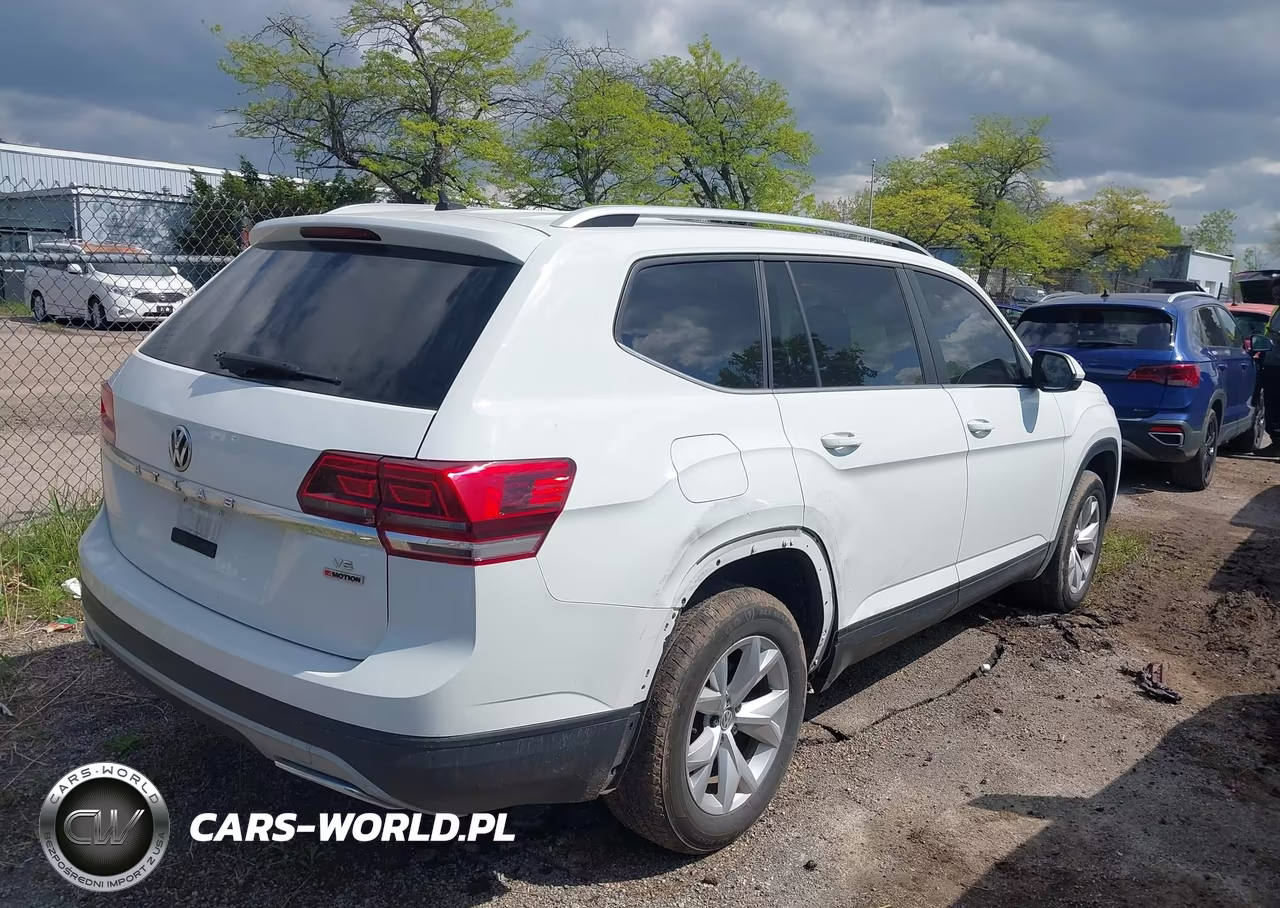 2018 Volkswagen Atlas 3.6L V6 Launch Edition VIN:1V2HR2CA0JC513126 - 4