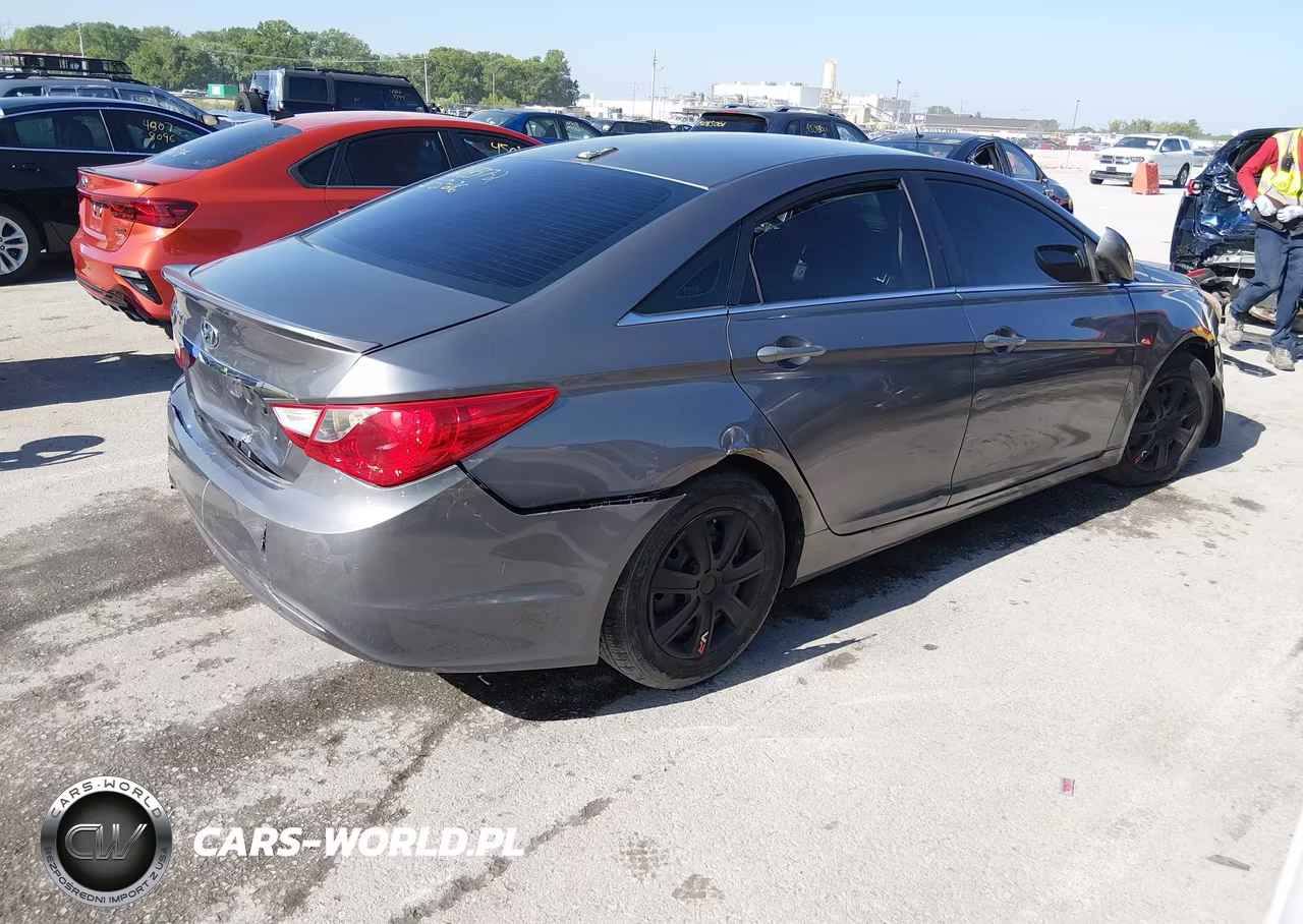 2011 Hyundai Sonata Gls VIN:5NPEB4AC3BH207147 - 4