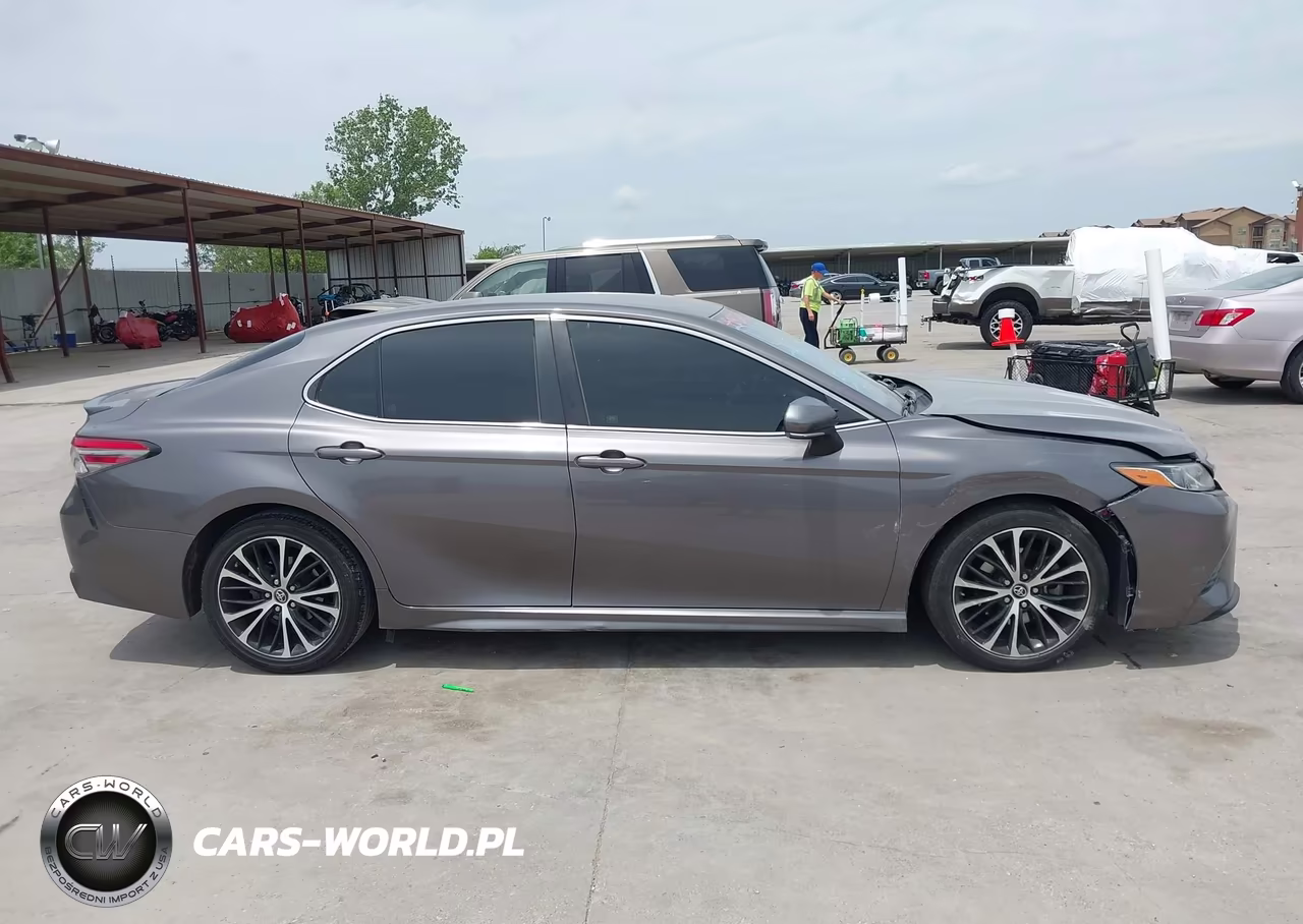 2018 Toyota Camry Se VIN:4T1B11HKXJU584477 - 13