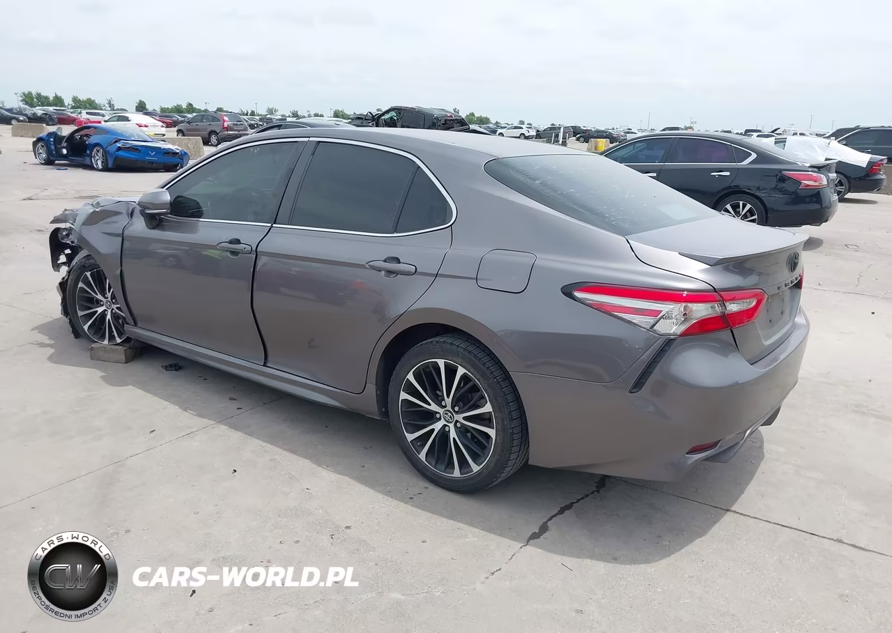 2018 Toyota Camry Se VIN:4T1B11HKXJU584477 - 3