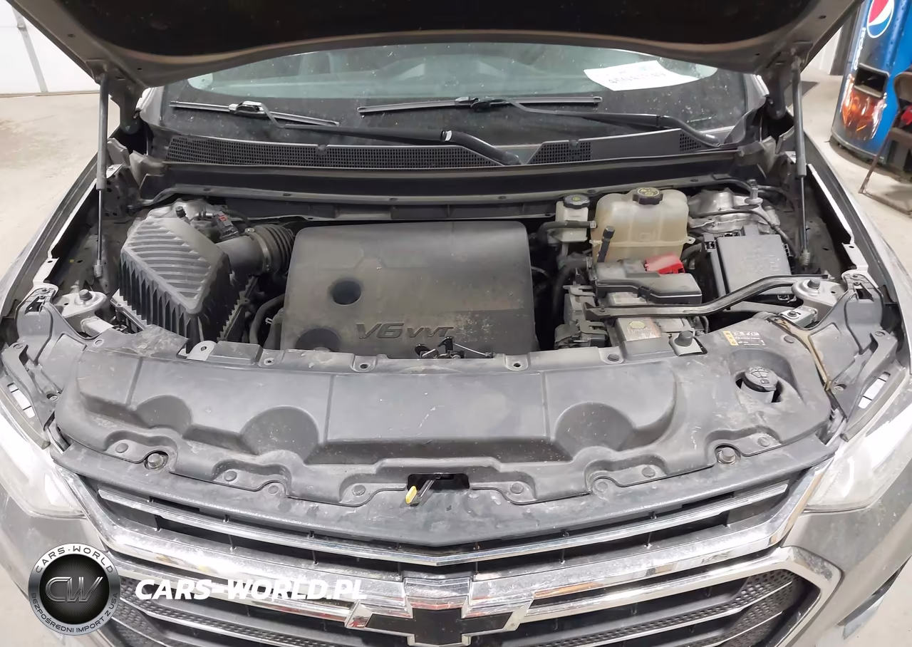 2018 Chevrolet Traverse Premier VIN:1GNEVJKW4JJ128582 - 10