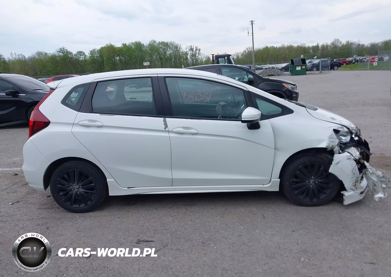2018 Honda Fit Sport VIN:3HGGK5H65JM703432 - 13