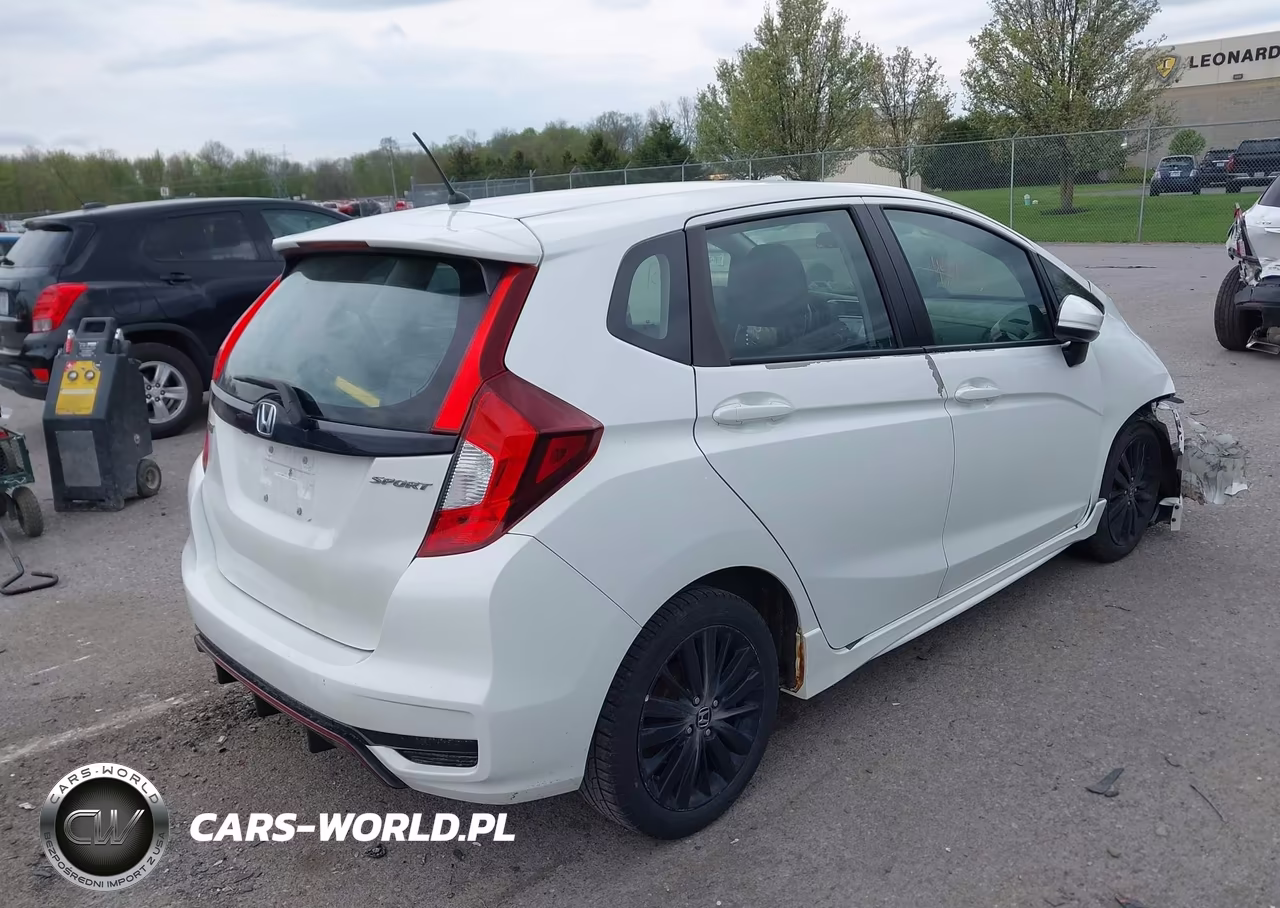 2018 Honda Fit Sport VIN:3HGGK5H65JM703432 - 4
