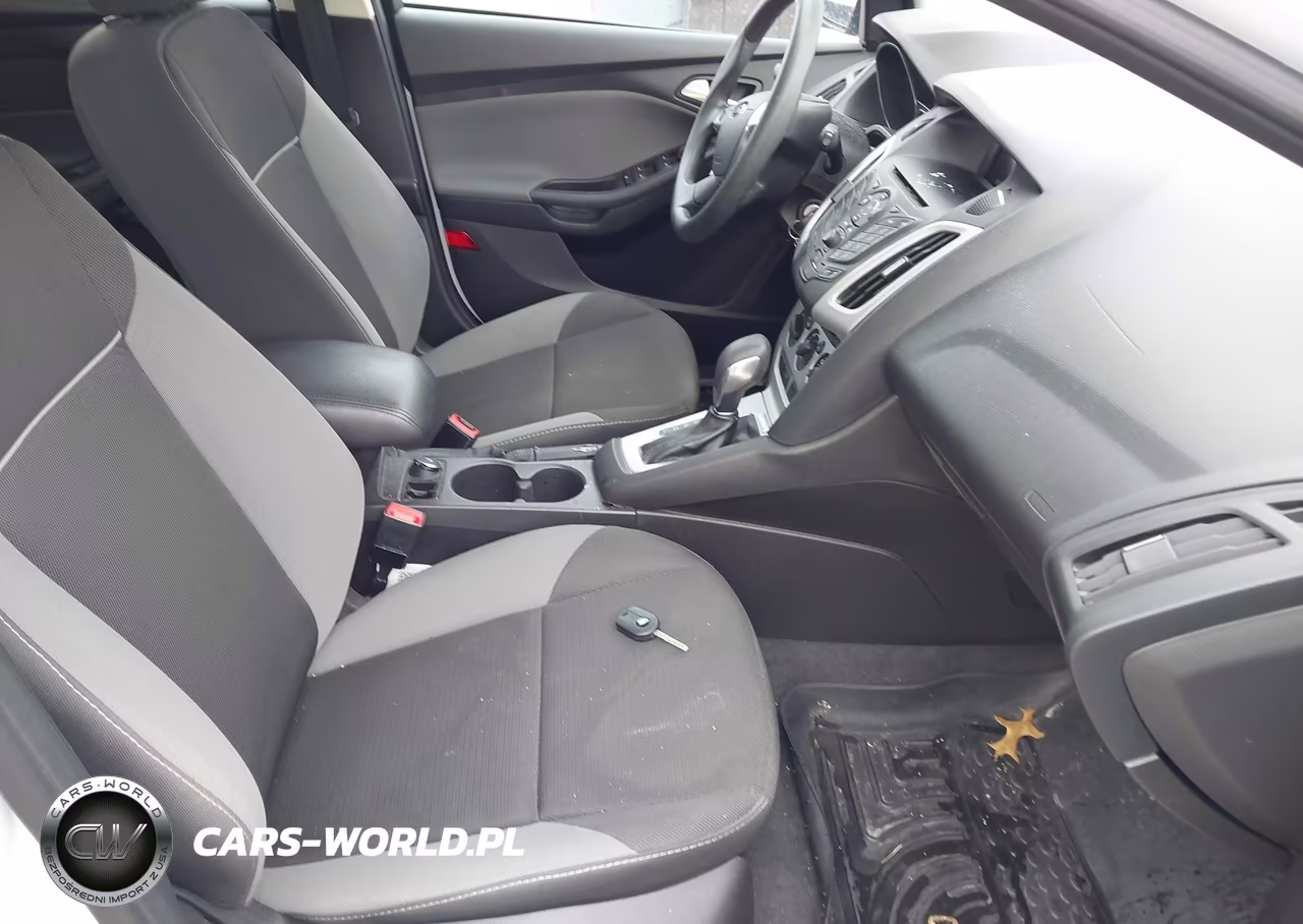 2014 Ford Focus Se VIN:1FADP3K24EL361949 - 5