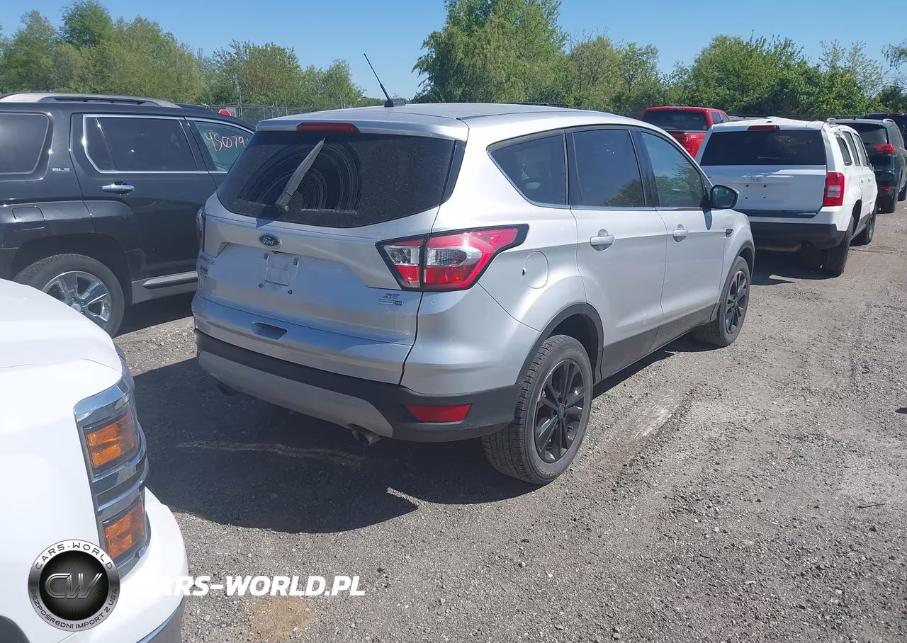 2017 Ford Escape Se VIN:1FMCU9GD2HUC95729 - 4
