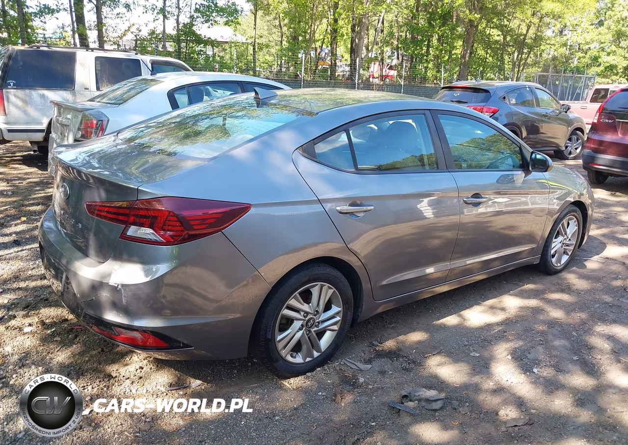 2019 Hyundai Elantra Sel VIN:5NPD84LF7KH422421 - 4
