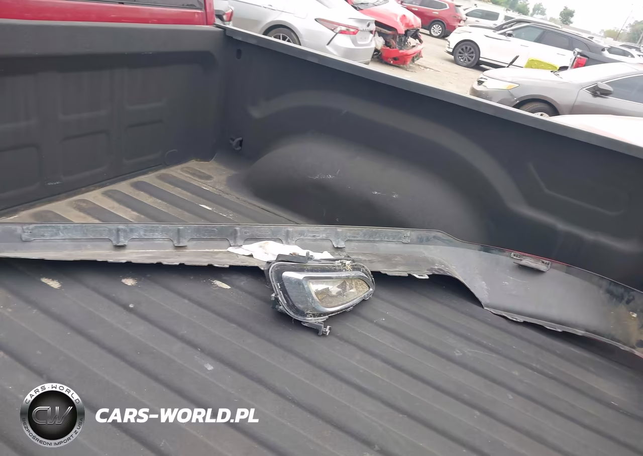 2015 Ram 1500 Laramie VIN:1C6RR7NT7FS777059 - 12