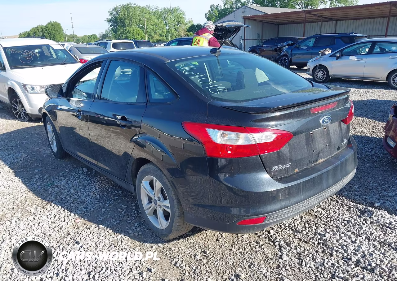 2012 Ford Focus Se VIN:1FAHP3F29CL464048 - 3