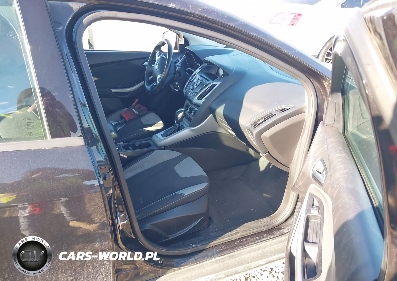 2012 Ford Focus Se VIN:1FAHP3F29CL464048 - 5