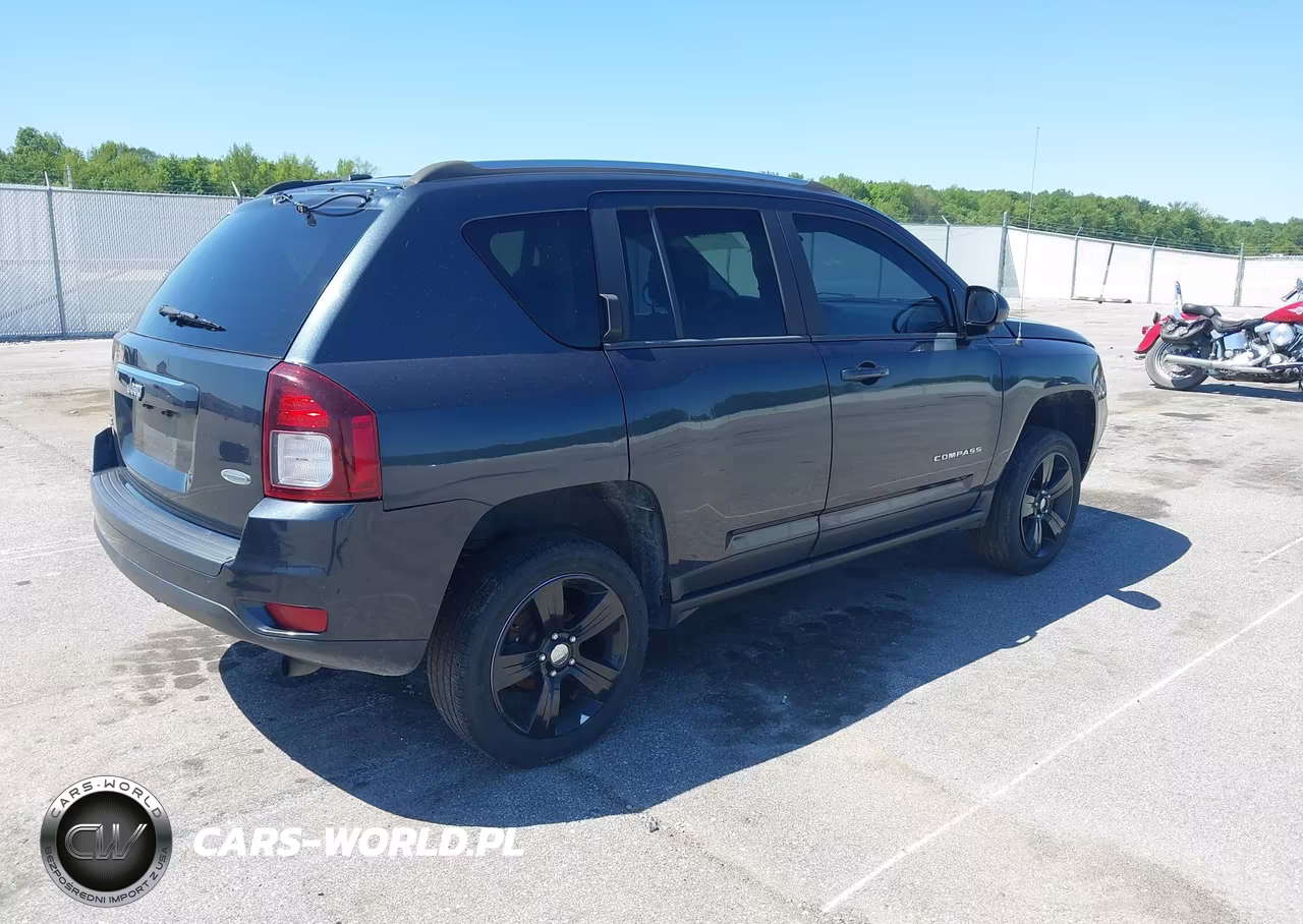2014 Jeep Compass Latitude VIN:1C4NJDEB5ED822796 - 4