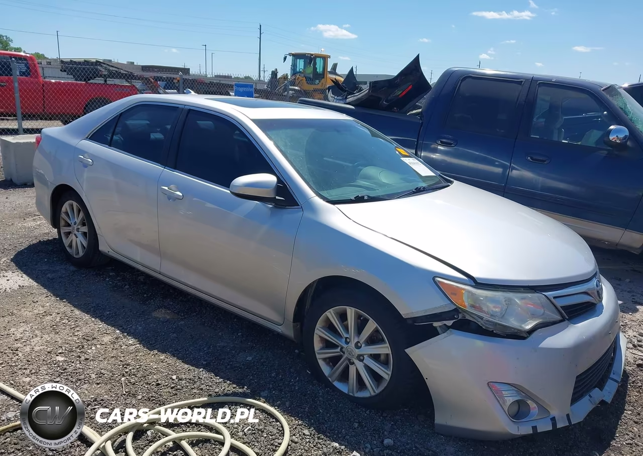 2013 Toyota Camry Xle V6 – zdjęcie 1 z 16
