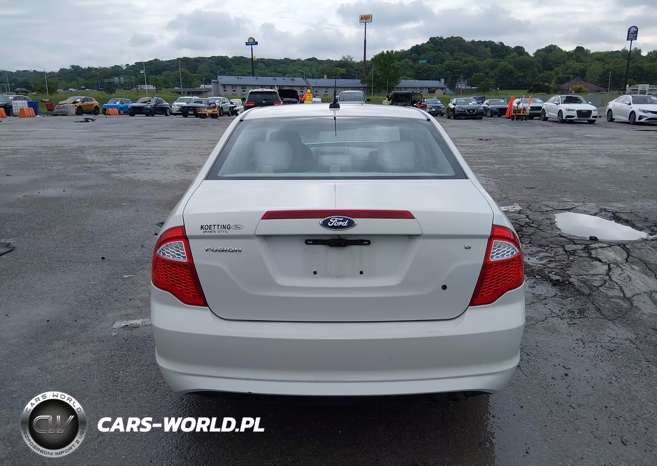 2011 Ford Fusion S VIN:3FAHP0GA6BR226694 - 17