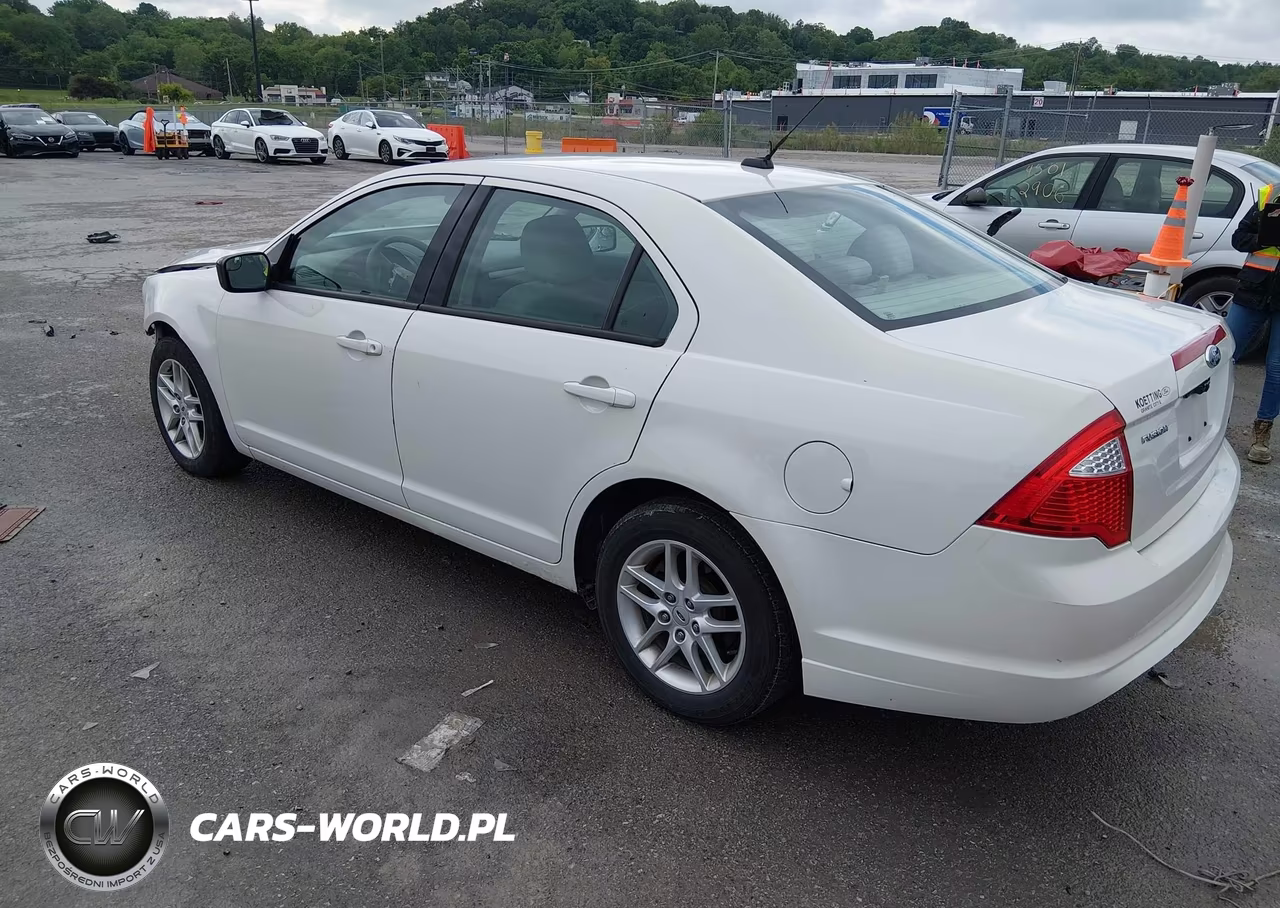 2011 Ford Fusion S VIN:3FAHP0GA6BR226694 - 3