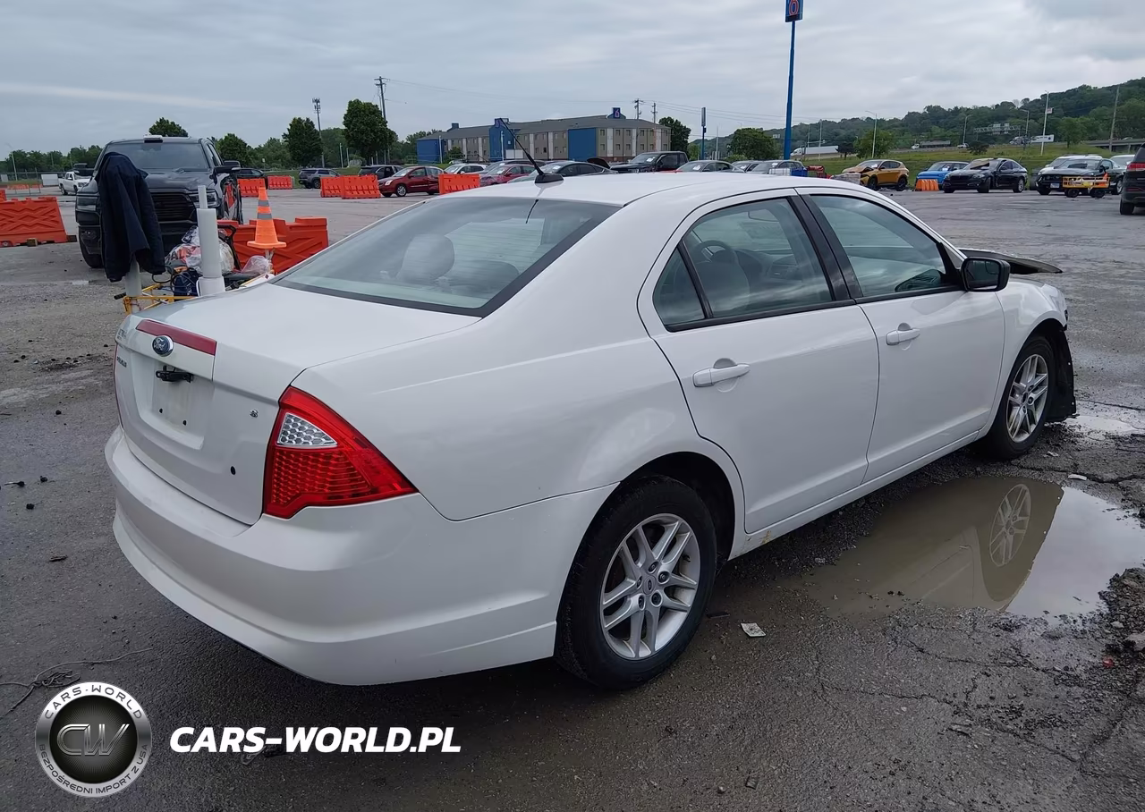 2011 Ford Fusion S VIN:3FAHP0GA6BR226694 - 4