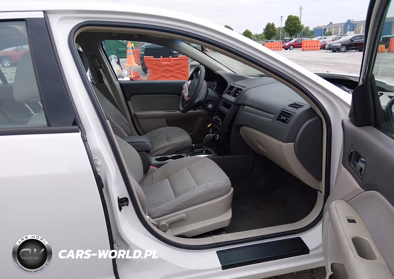 2011 Ford Fusion S VIN:3FAHP0GA6BR226694 - 5