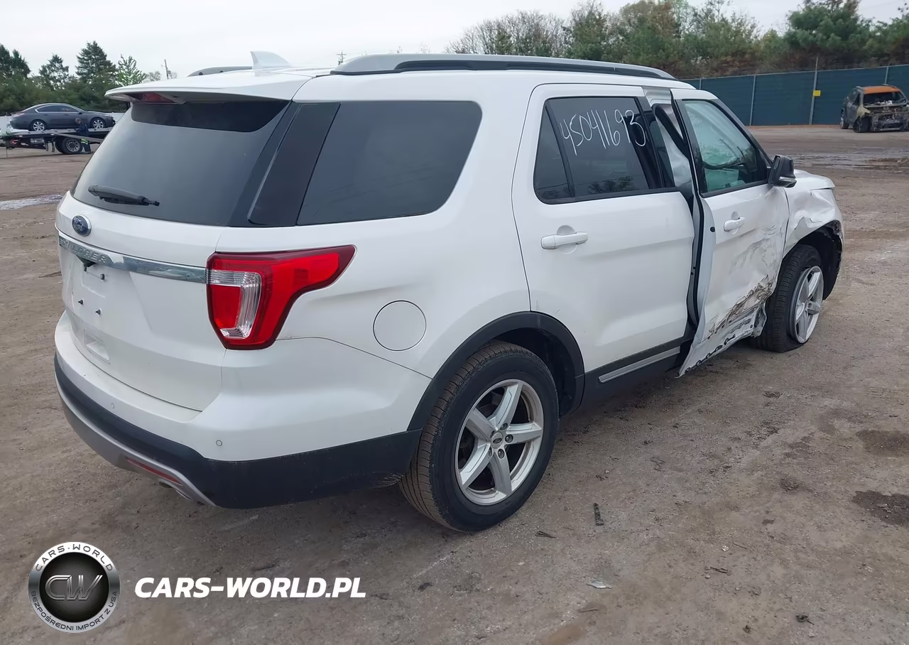 2017 Ford Explorer Xlt VIN:1FM5K7D85HGD50957 - 4
