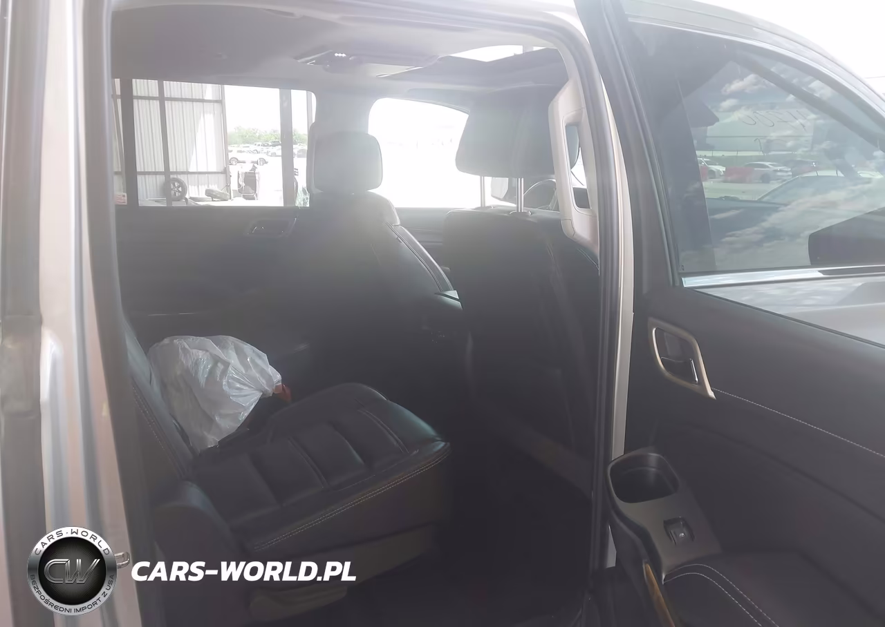 2017 GMC Yukon Xl Denali VIN:1GKS2HKJ7HR296492 - 8
