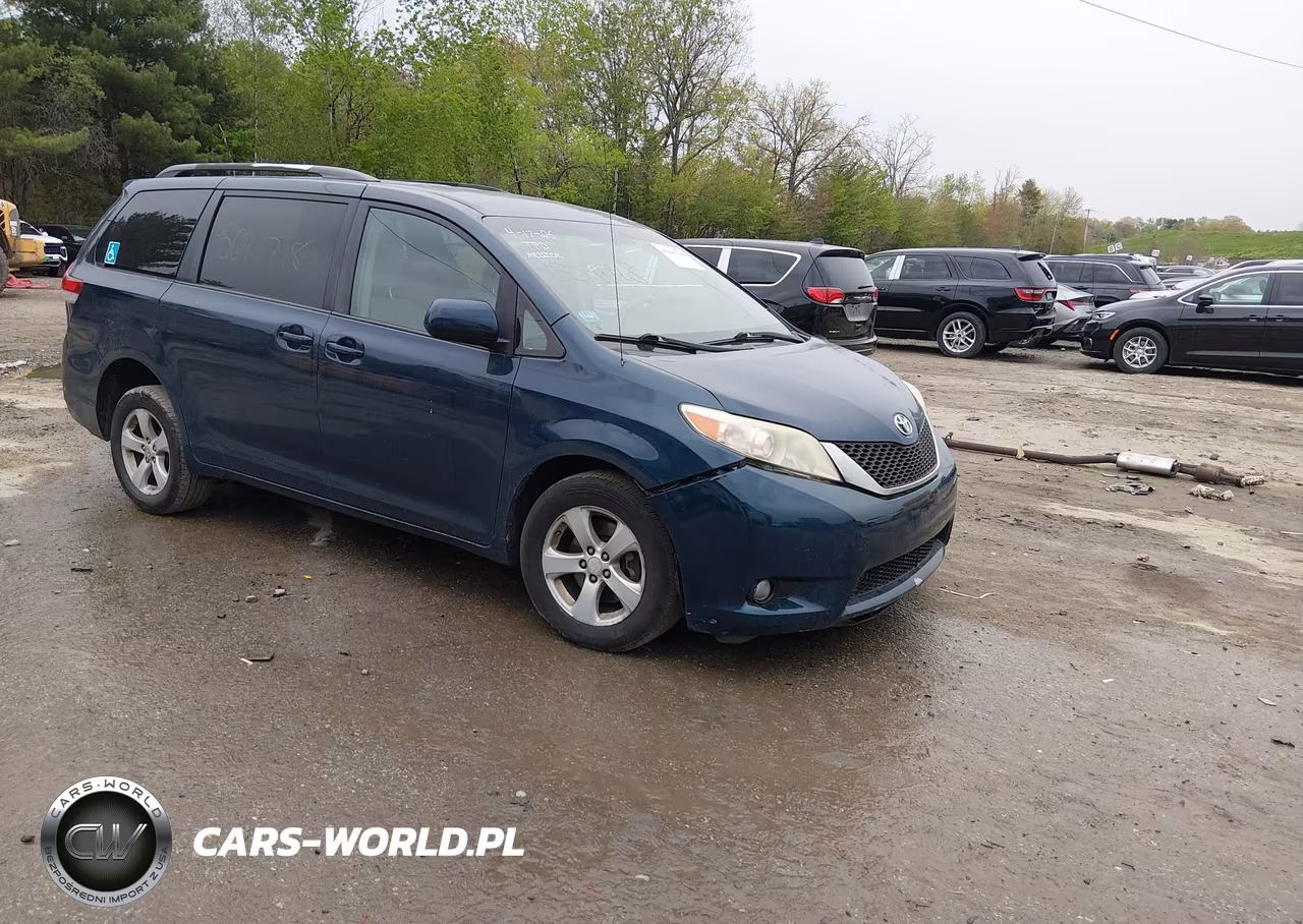 2011 Toyota Sienna Le V6
