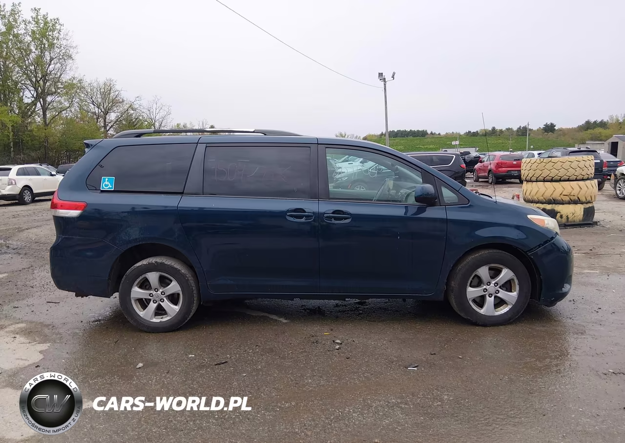 2011 Toyota Sienna Le V6 VIN:5TDKK3DC5BS088973 - 13