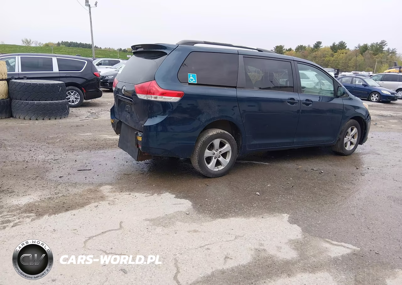 2011 Toyota Sienna Le V6 VIN:5TDKK3DC5BS088973 - 4