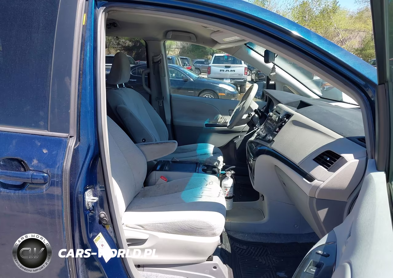 2011 Toyota Sienna Le V6 VIN:5TDKK3DC5BS088973 - 5