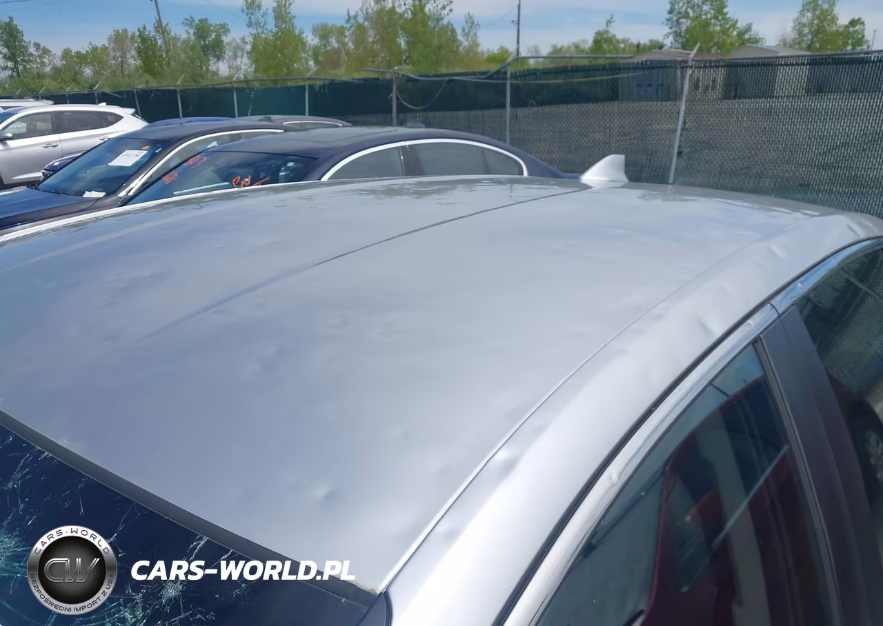 2018 Honda Clarity Plug-In Hybrid VIN:JHMZC5F15JC011604 - 18
