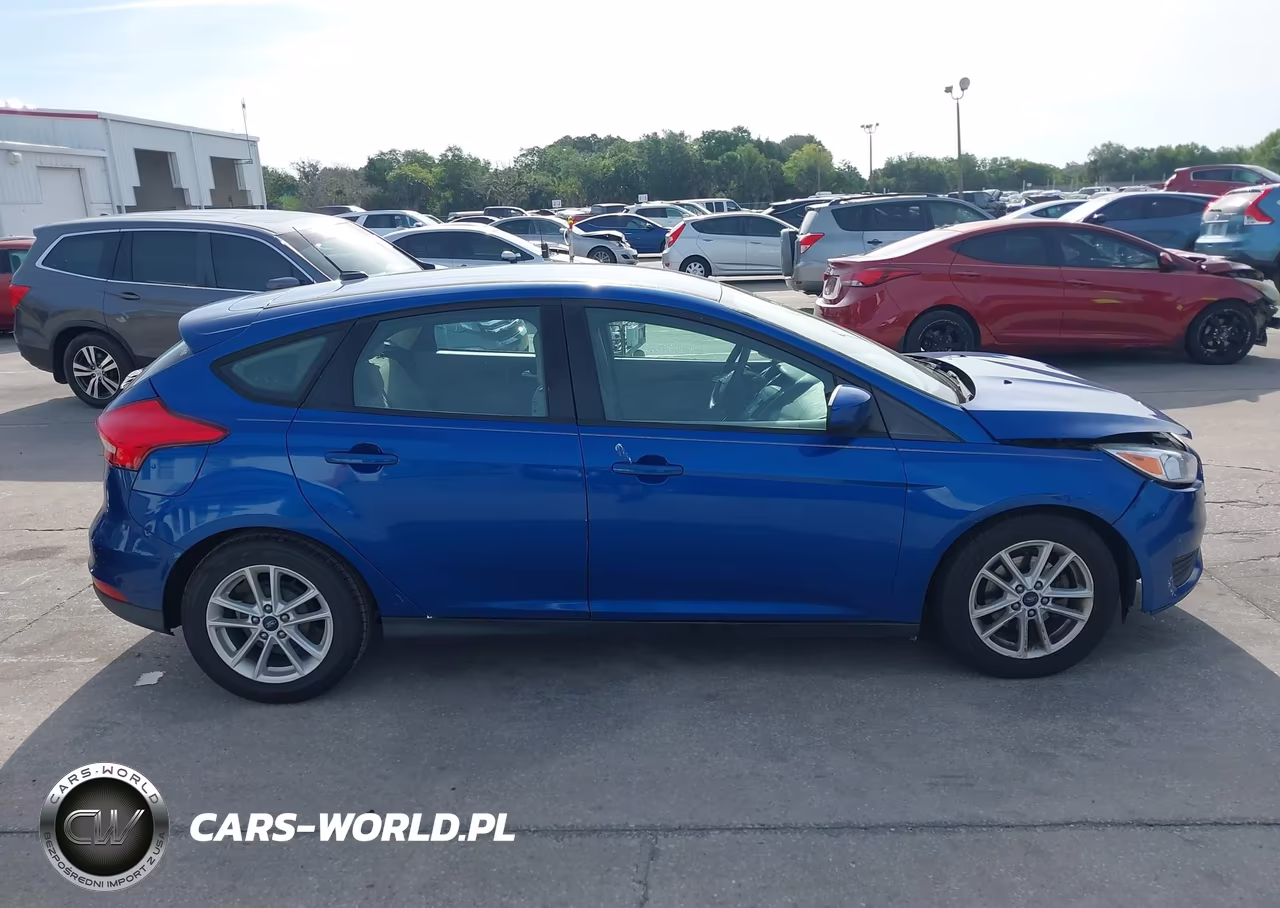 2018 Ford Focus Se VIN:1FADP3K23JL238718 - 13
