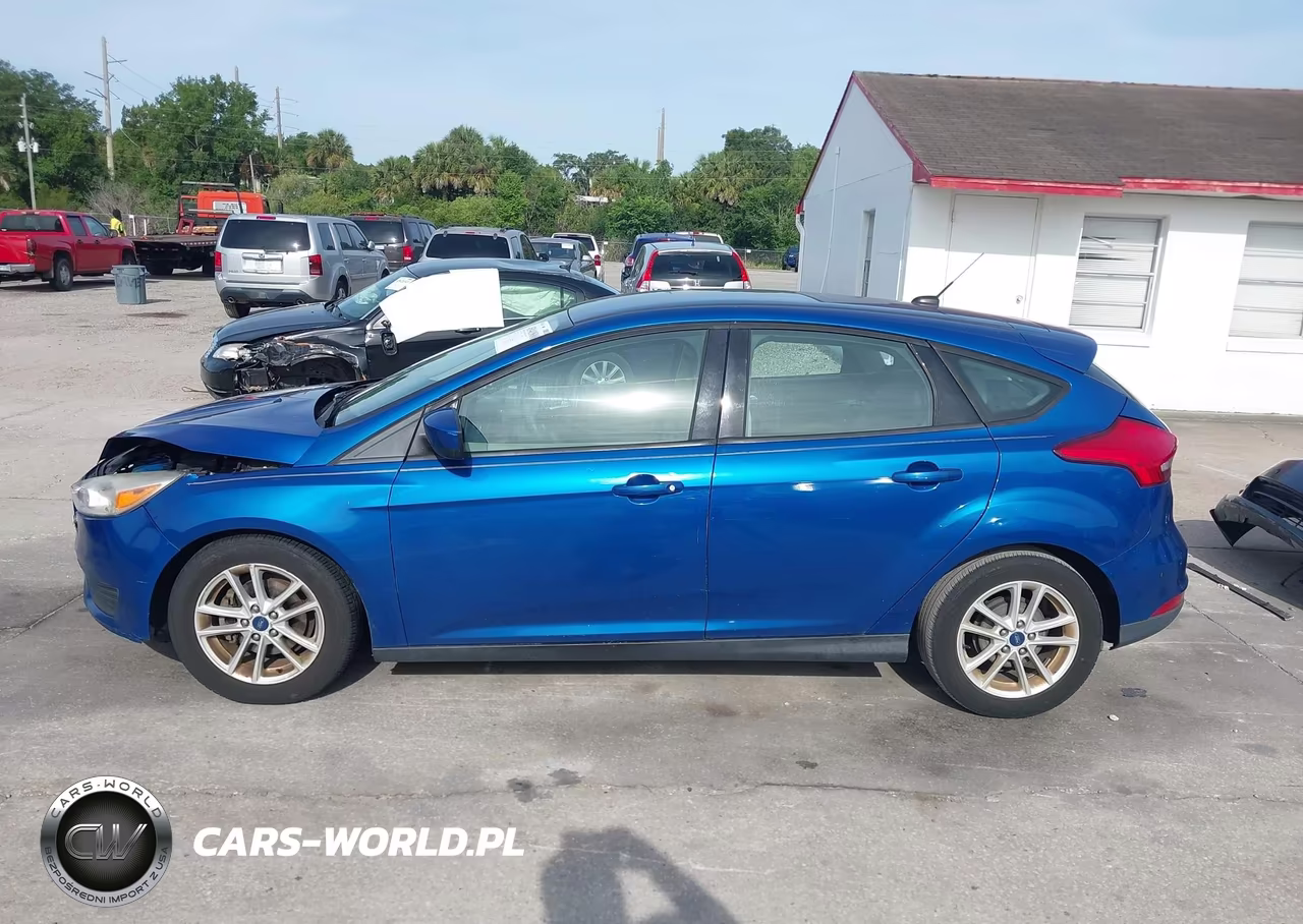 2018 Ford Focus Se VIN:1FADP3K23JL238718 - 14