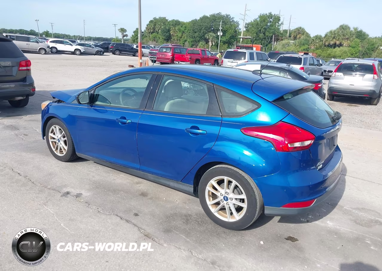 2018 Ford Focus Se VIN:1FADP3K23JL238718 - 3