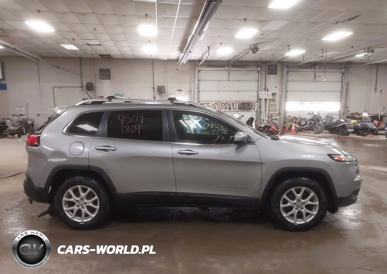 2015 Jeep Cherokee Latitude VIN:1C4PJMCSXFW660066 - 13