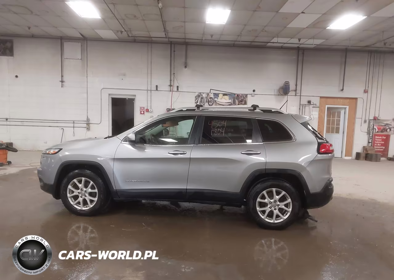 2015 Jeep Cherokee Latitude VIN:1C4PJMCSXFW660066 - 14