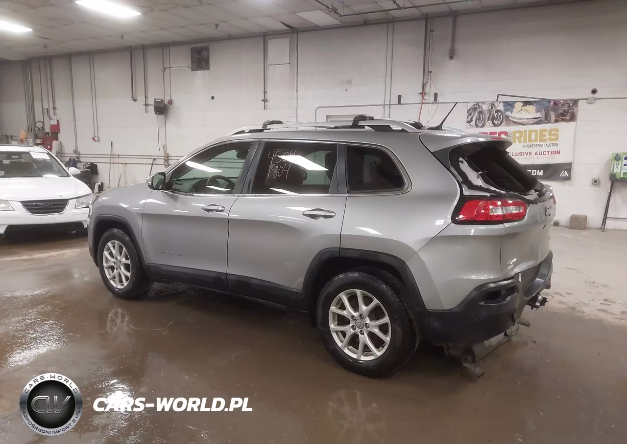 2015 Jeep Cherokee Latitude VIN:1C4PJMCSXFW660066 - 3