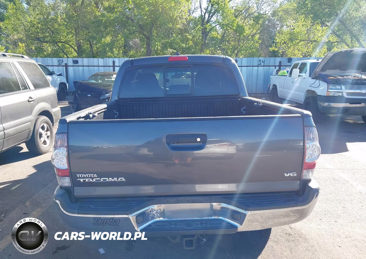 2014 Toyota Tacoma Base V6 VIN:3TMLU4EN3EM148001 - 16