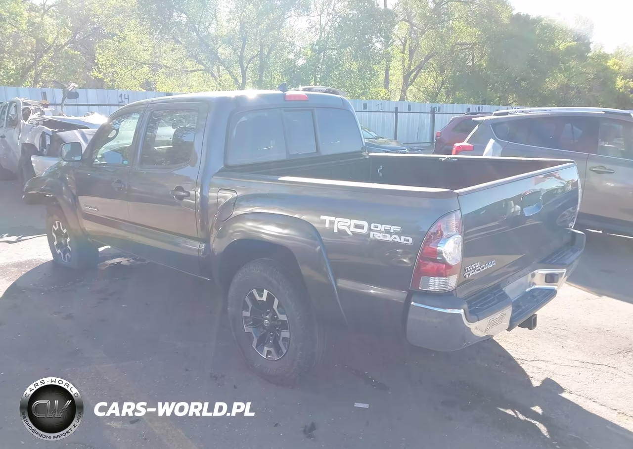 2014 Toyota Tacoma Base V6 VIN:3TMLU4EN3EM148001 - 3