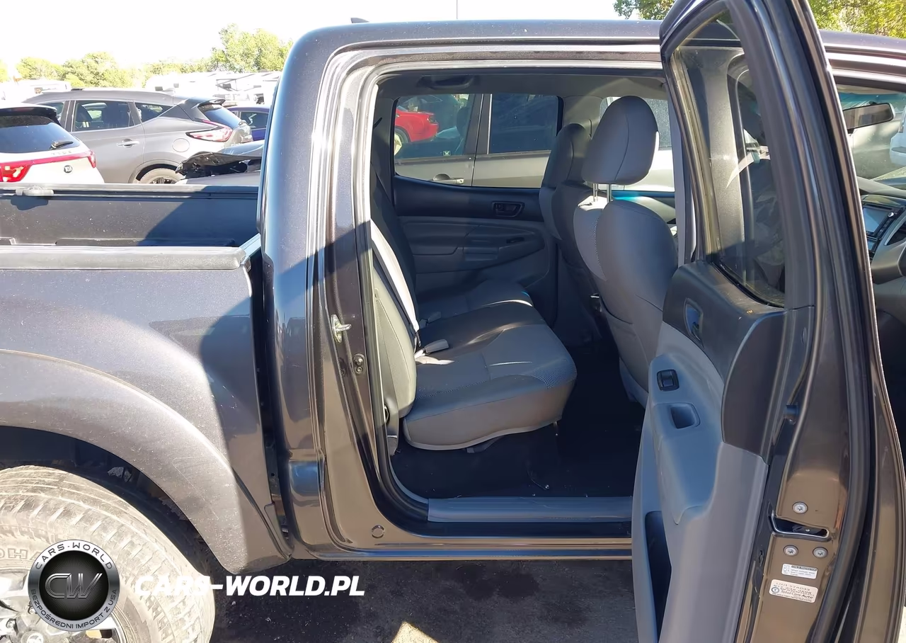 2014 Toyota Tacoma Base V6 VIN:3TMLU4EN3EM148001 - 8