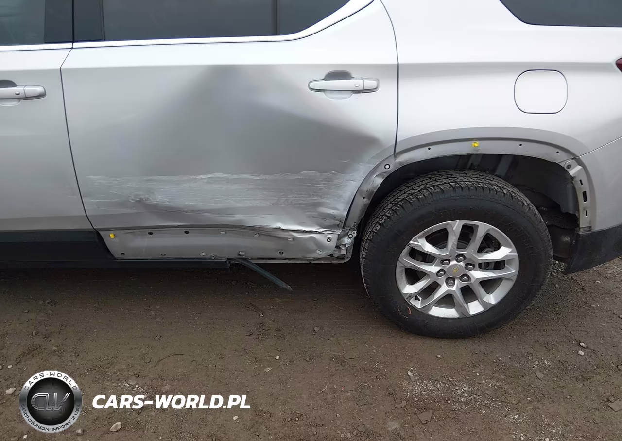 2019 Chevrolet Traverse Ls VIN:1GNERFKWXKJ183573 - 12