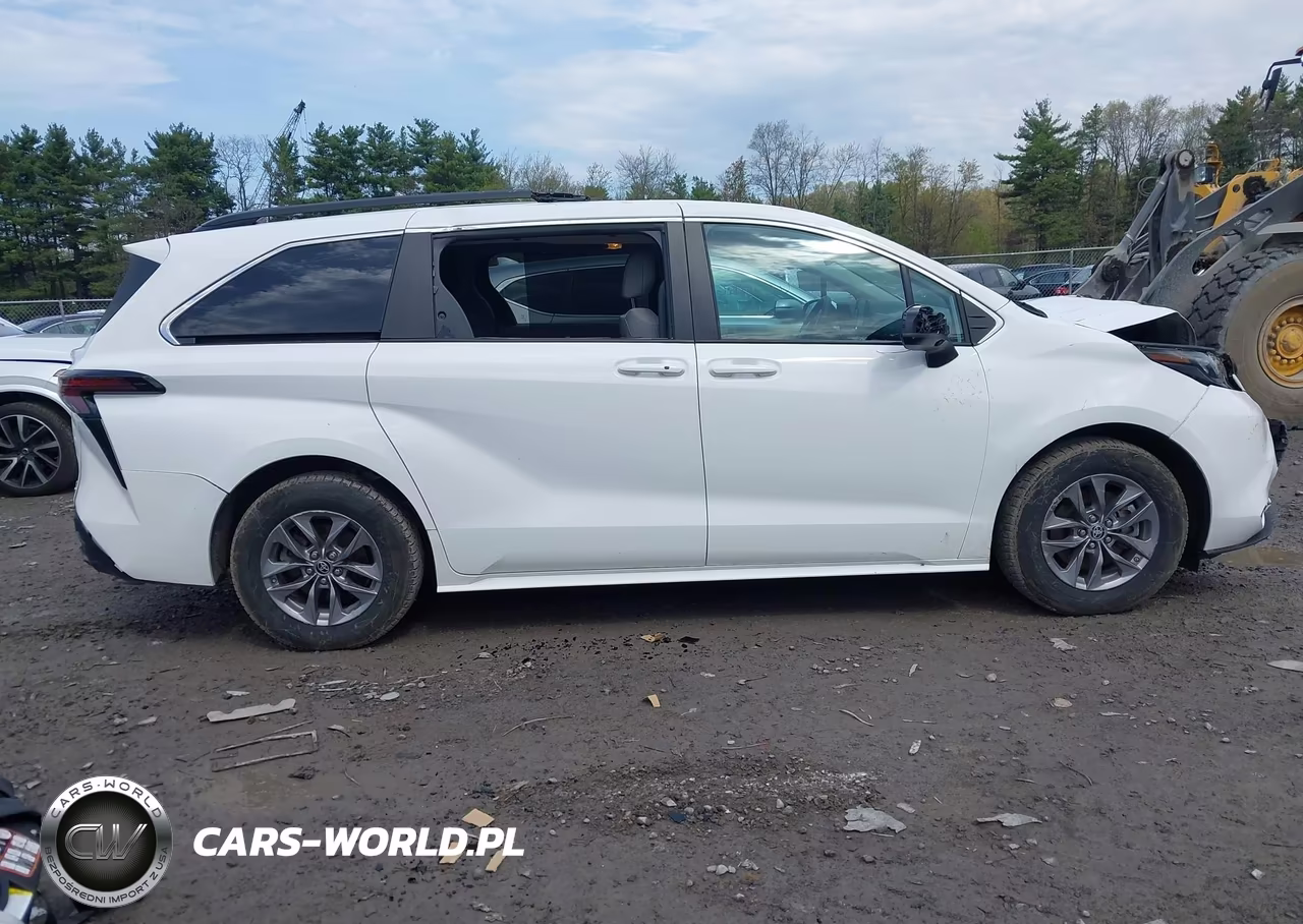 2024 Toyota Sienna Le VIN:5TDKSKFC3RS121812 - 13