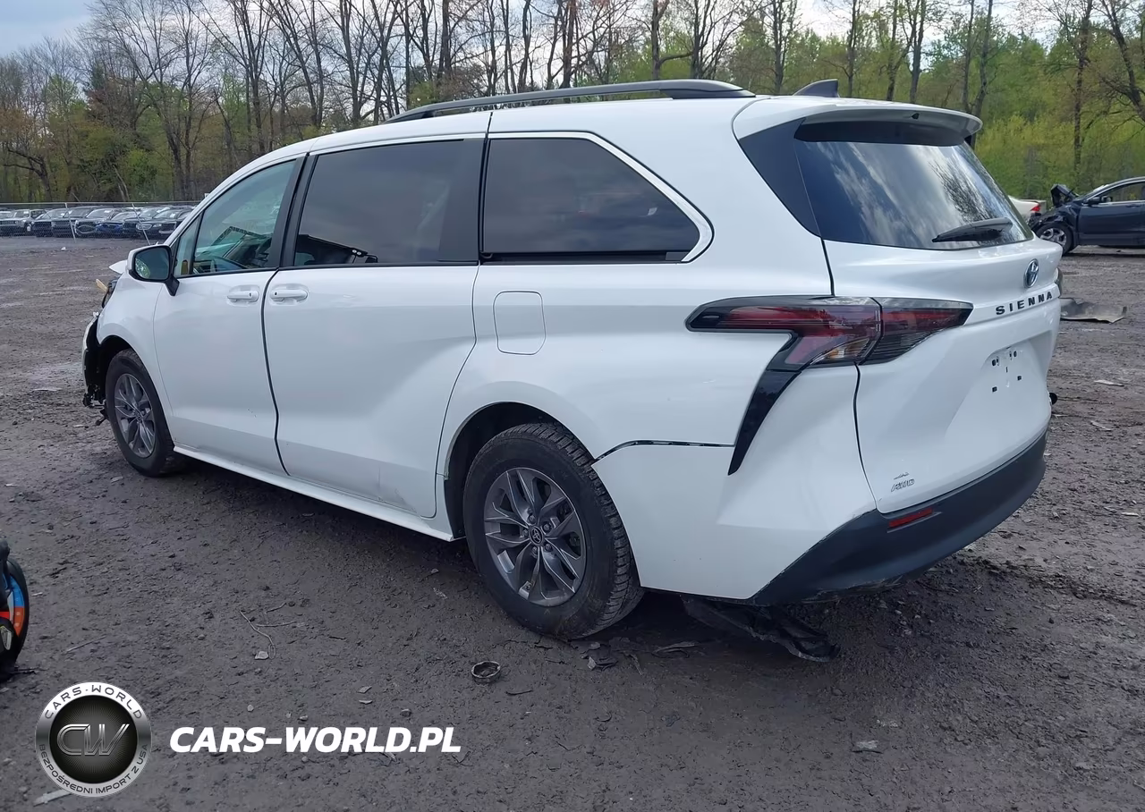 2024 Toyota Sienna Le VIN:5TDKSKFC3RS121812 - 3