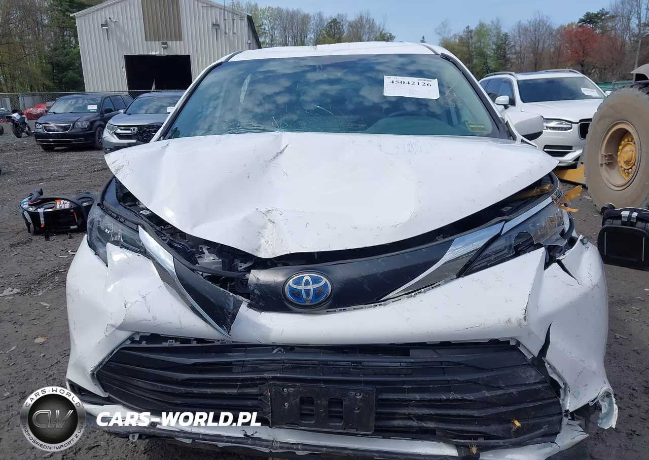 2024 Toyota Sienna Le VIN:5TDKSKFC3RS121812 - 6